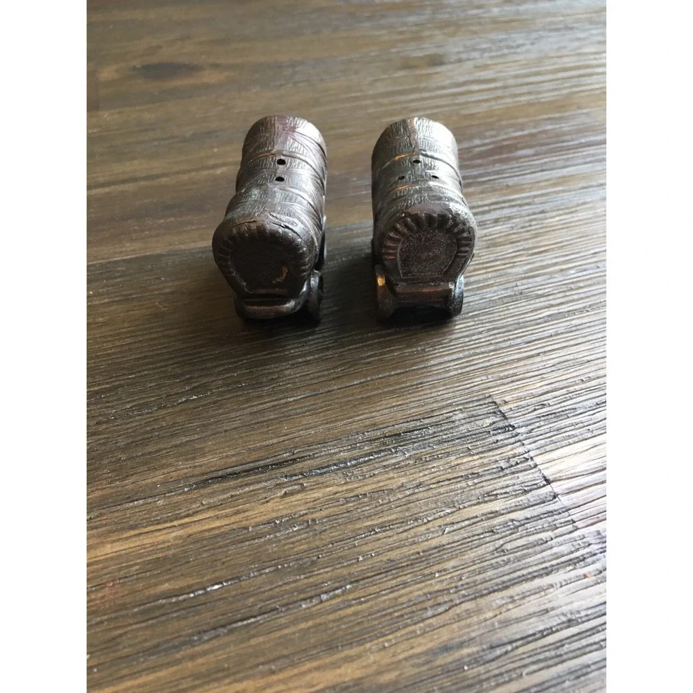 The Unbranded Brand vintage salt